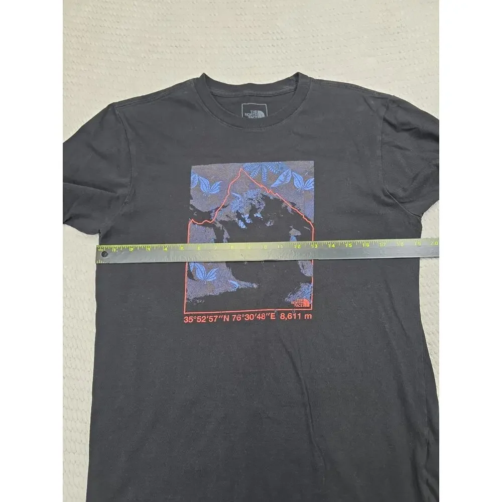 The North Face Shirt Mens Medium Black Short Sleeve Graphic Tshirt
